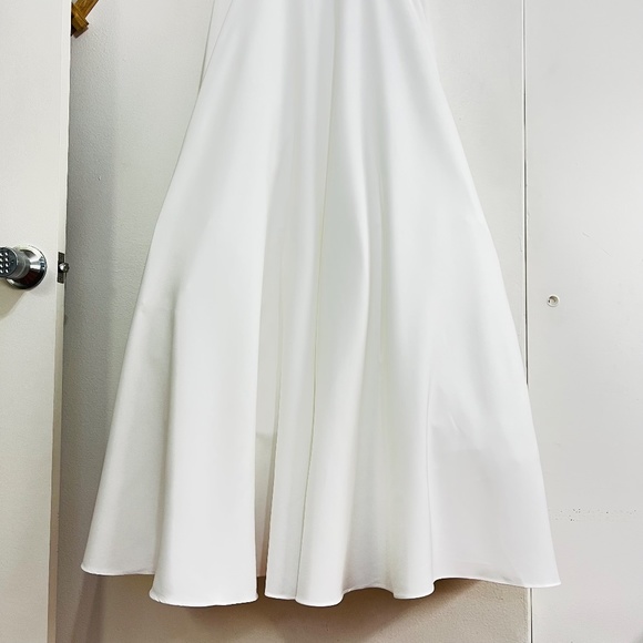 Mac Duggal Ieena 48855 V-Neck Classic A-Line Ballgown - Picture 5 of 12